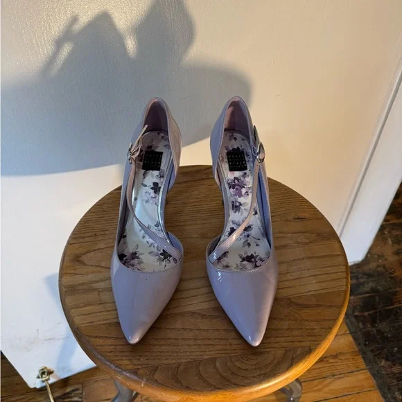 White House Black Market Lavender Heels - Picture 2 of 9